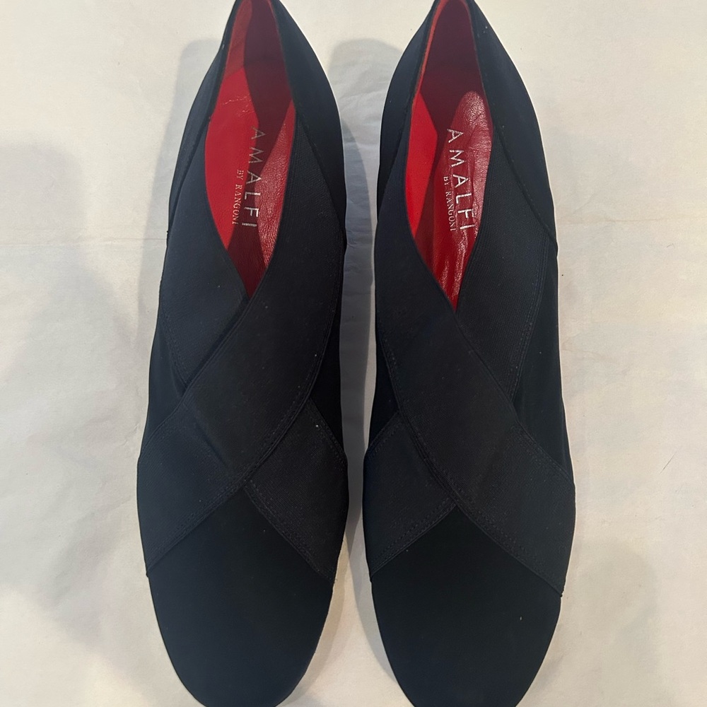 Amalfi by Rangoni elastic shoes with criss cross detail